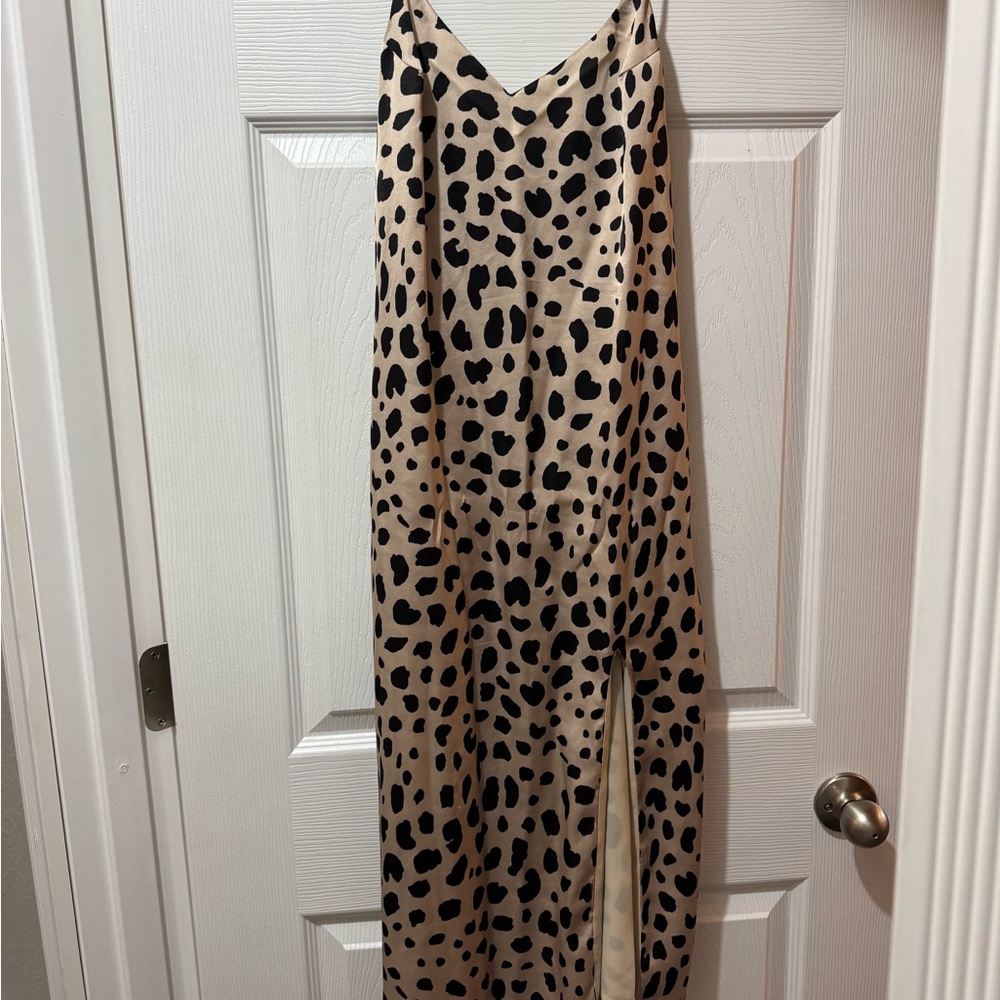 Elegant Leopard Print Midi Dress